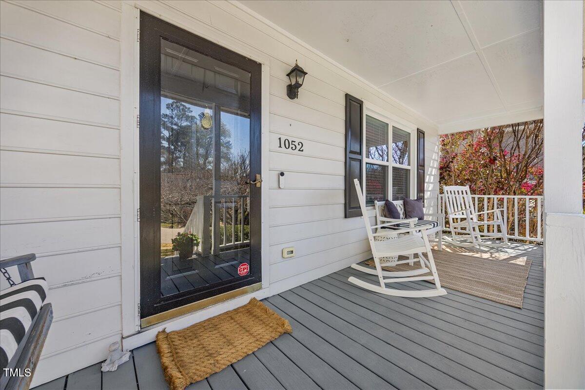 1052 Mills Street Raleigh, NC 27608 - Photo 5 of 36 05-2A1A6689