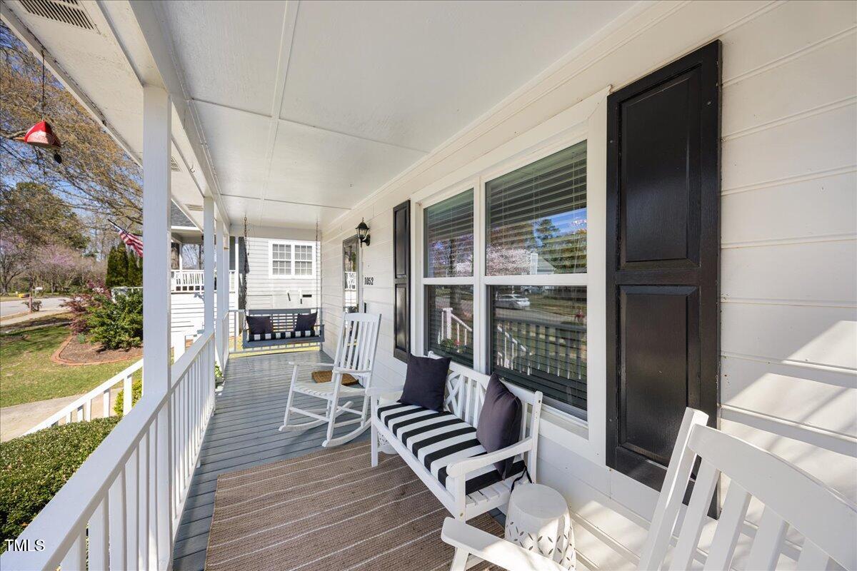 1052 Mills Street Raleigh, NC 27608 - Photo 6 of 36 06-2A1A6695