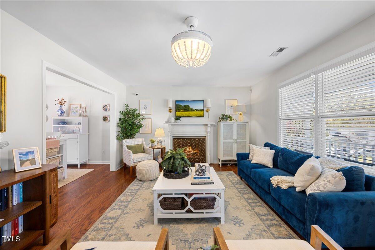 1052 Mills Street Raleigh, NC 27608 - Photo 7 of 36 07-2A1A6607