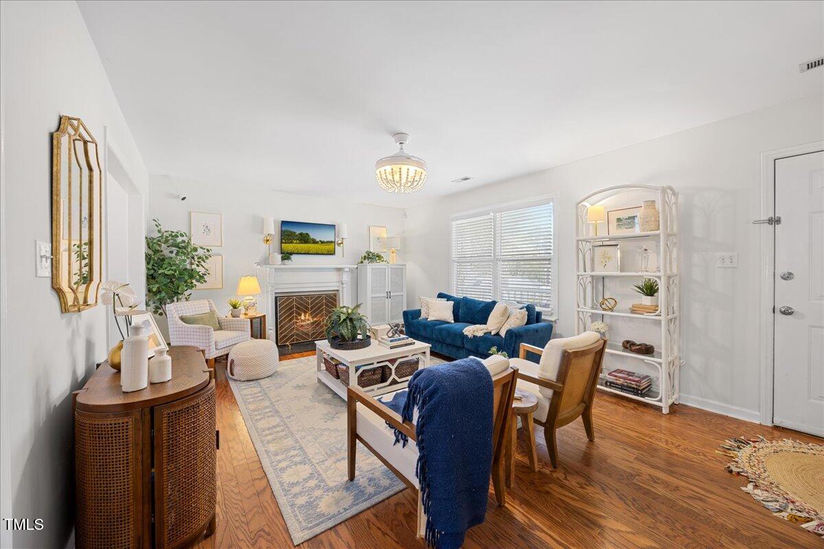 1052 Mills Street Raleigh, NC 27608 - Photo 8 of 36 08-2A1A6610