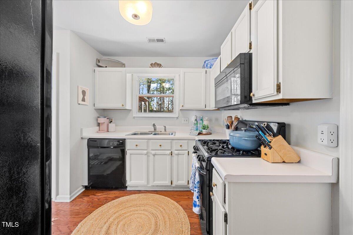 1052 Mills Street Raleigh, NC 27608 - Photo 10 of 36 10-2A1A6619