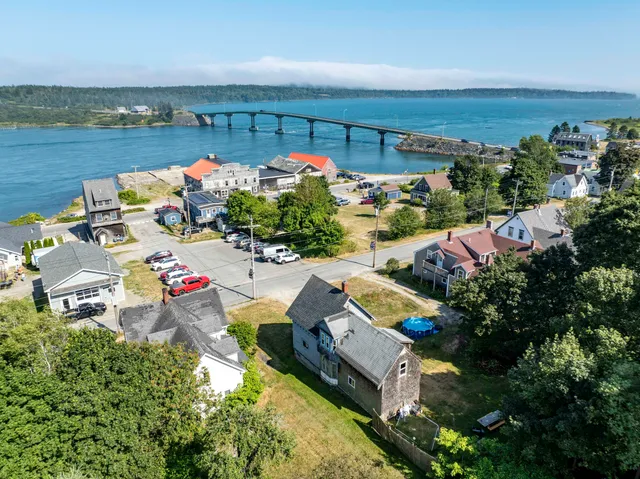 $160,000 | 27 Pleasant Street, Lubec, ME 04652