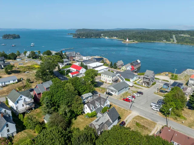 $160,000 | 27 Pleasant Street, Lubec, ME 04652