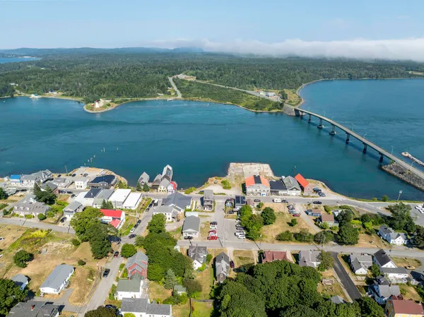 $160,000 | 27 Pleasant Street, Lubec, ME 04652