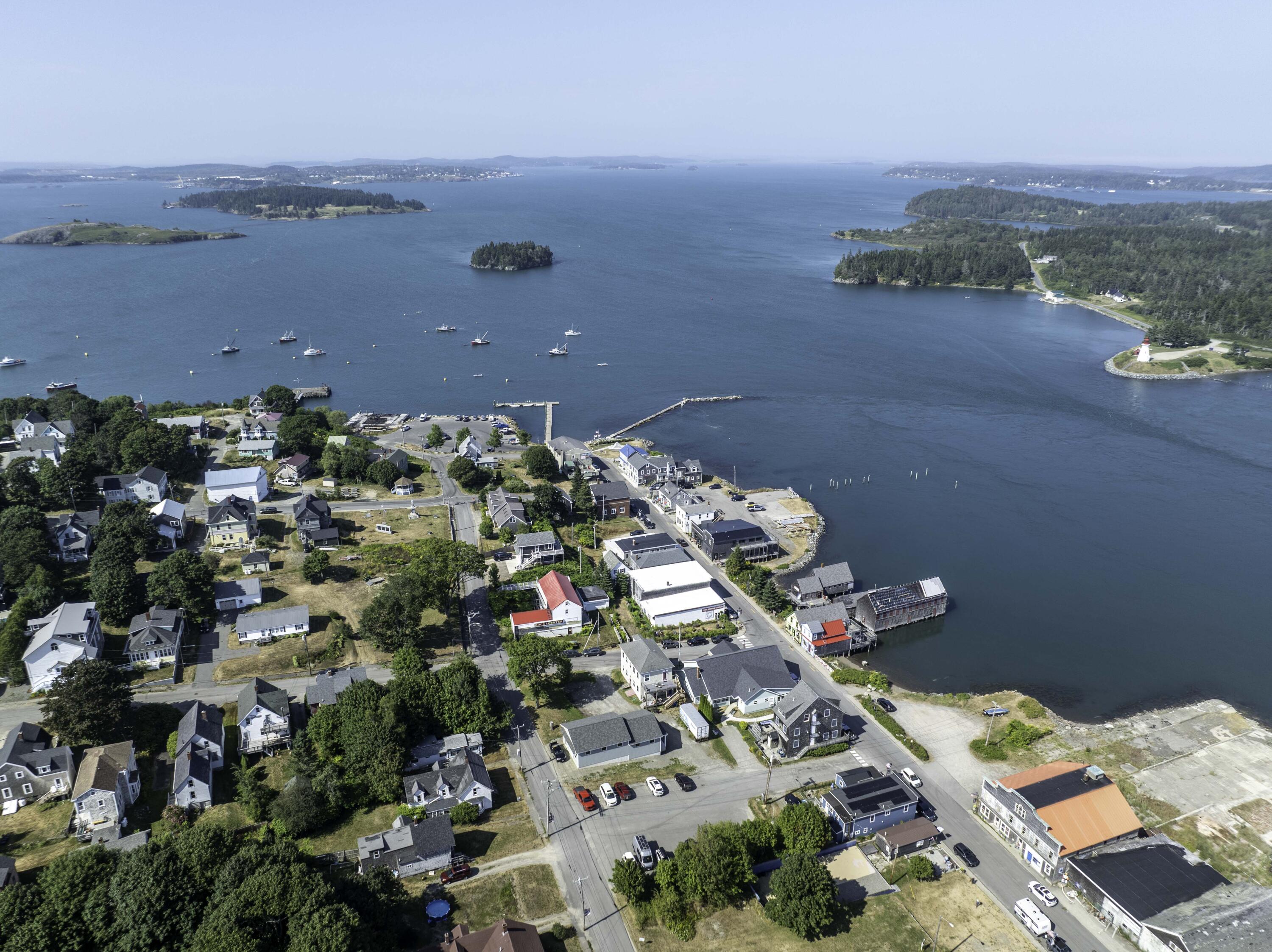 27 Pleasant Street Lubec, ME 04652 - Photo 25 of 29 27 Pleasant St Lubec (23 of 33)