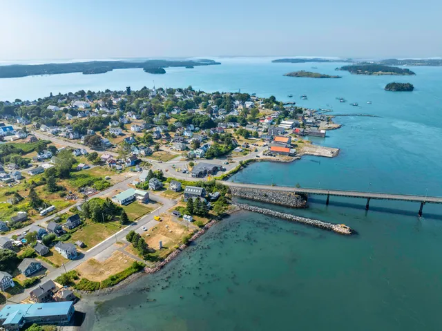 $160,000 | 27 Pleasant Street, Lubec, ME 04652