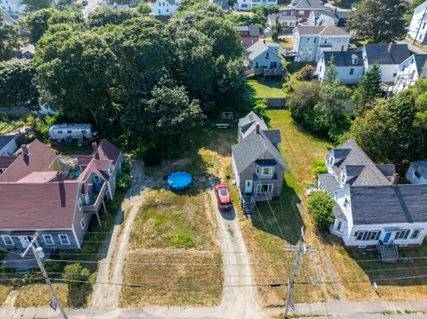 $160,000 | 27 Pleasant Street, Lubec, ME 04652
