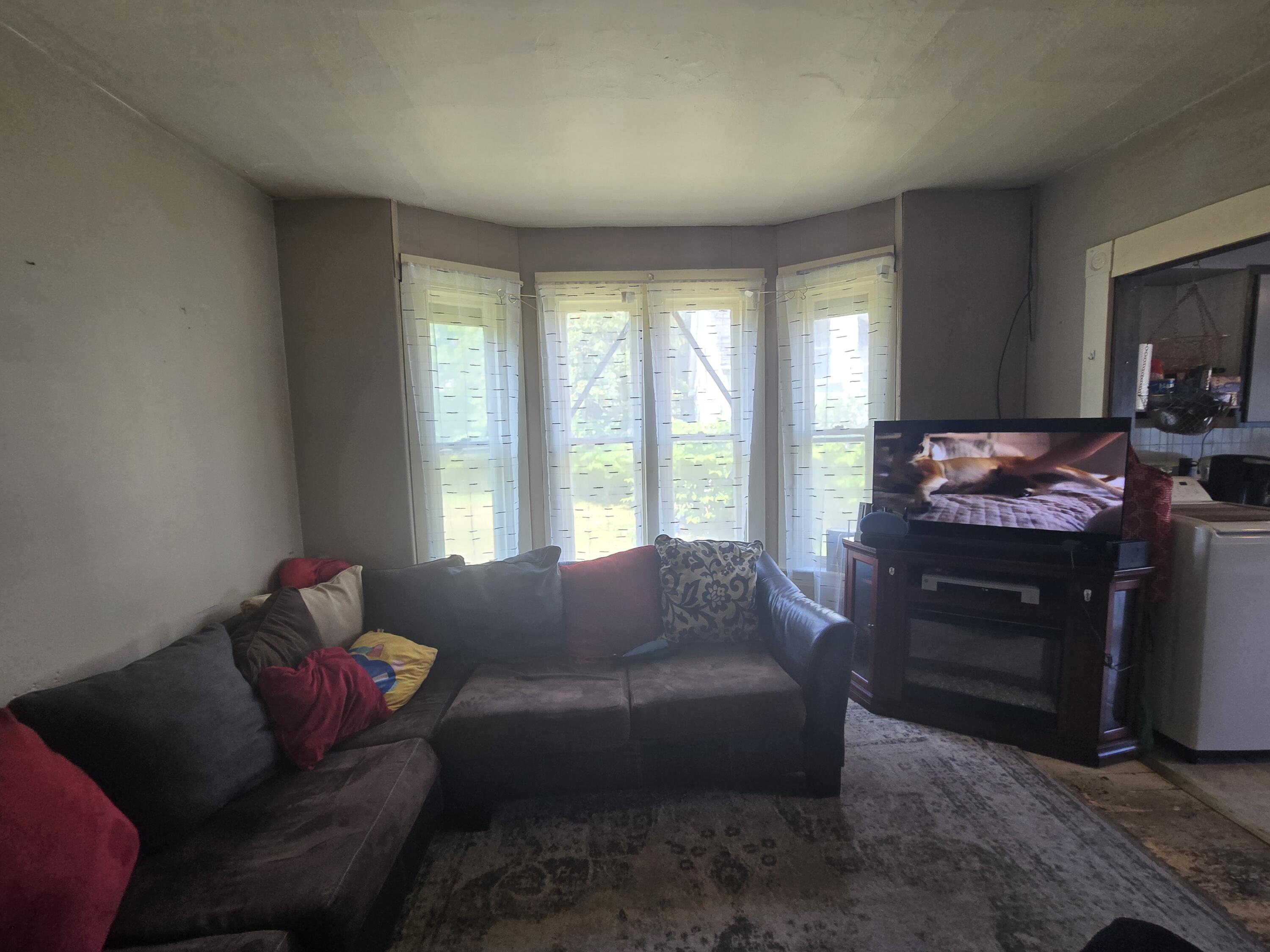 27 Pleasant Street Lubec, ME 04652 - Photo 9 of 29 20250813_153107