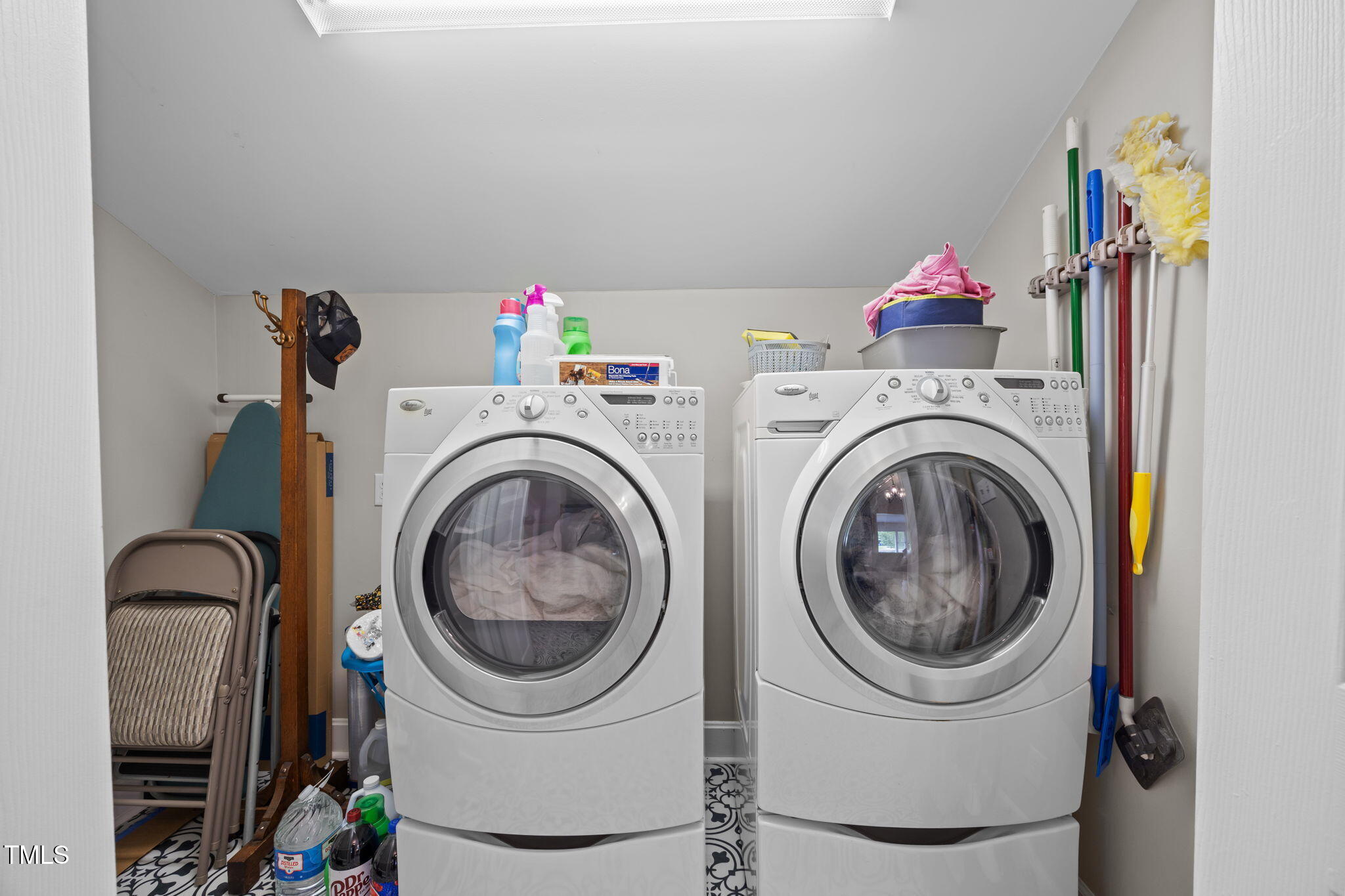 407 North 9th Street Mebane, NC 27302 - Photo 14 of 42 a utility room with dryer and washer