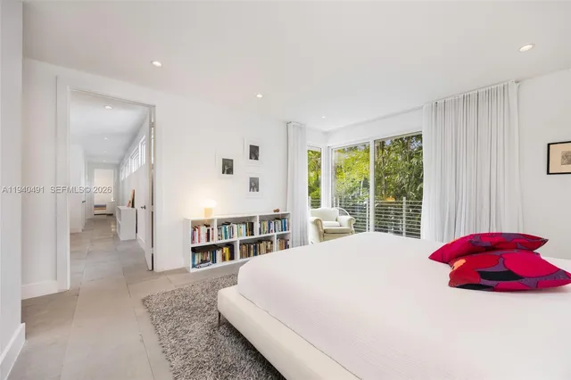 $3,750,000 | 3655 Avocado Avenue, Coconut Grove, FL 33133