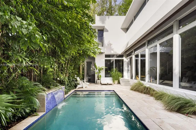 $3,750,000 | 3655 Avocado Avenue, Coconut Grove, FL 33133