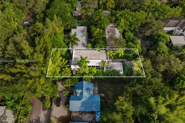 $3,750,000 | 3655 Avocado Avenue, Coconut Grove, FL 33133