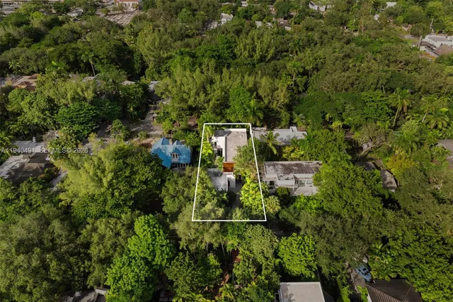 $3,750,000 | 3655 Avocado Avenue, Coconut Grove, FL 33133
