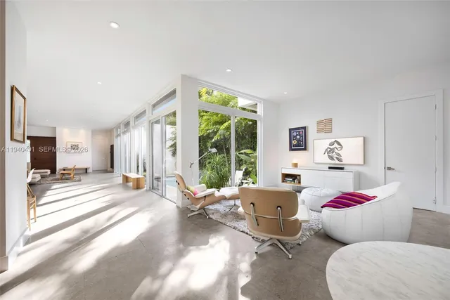$3,750,000 | 3655 Avocado Avenue, Coconut Grove, FL 33133