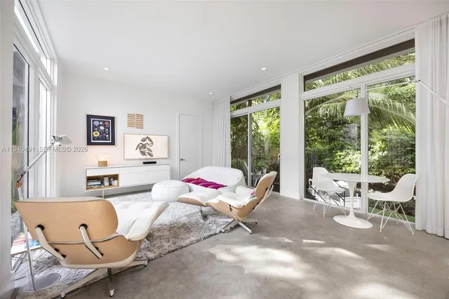 $3,750,000 | 3655 Avocado Avenue, Coconut Grove, FL 33133