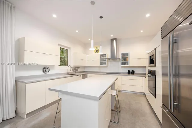 $3,750,000 | 3655 Avocado Avenue, Coconut Grove, FL 33133