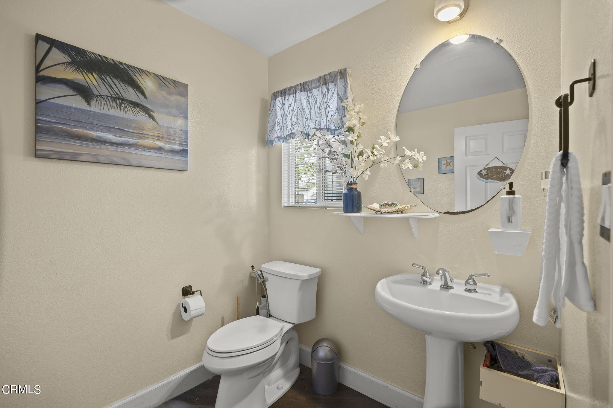 4352 Waterside Lane Oxnard, CA 93035 - Photo 13 of 37 Powder Room