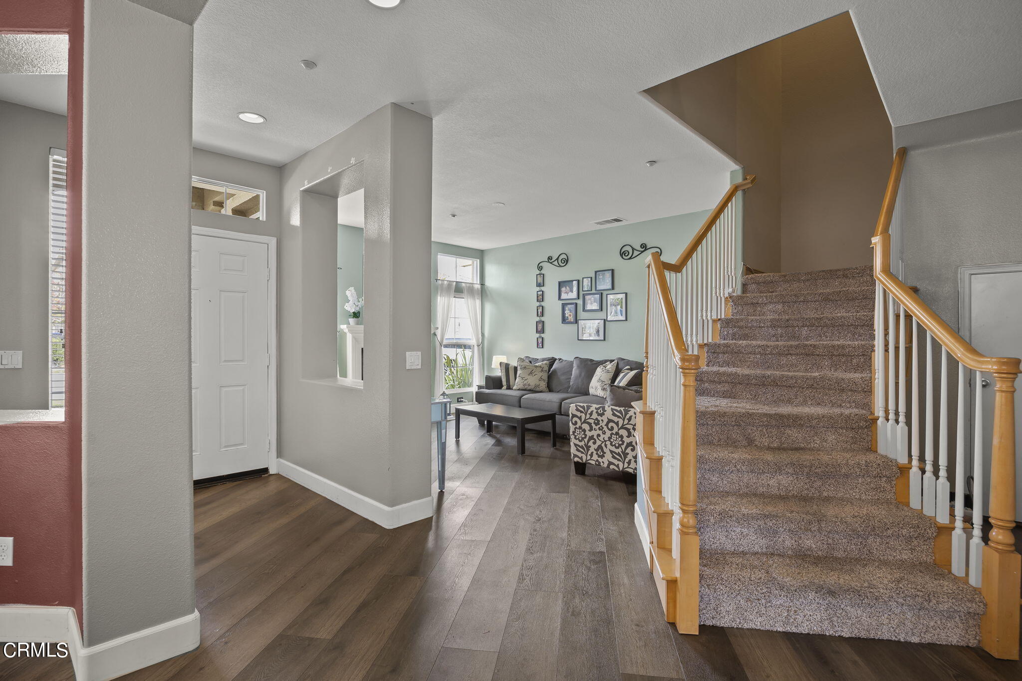 4352 Waterside Lane Oxnard, CA 93035 - Photo 14 of 37 Foyer