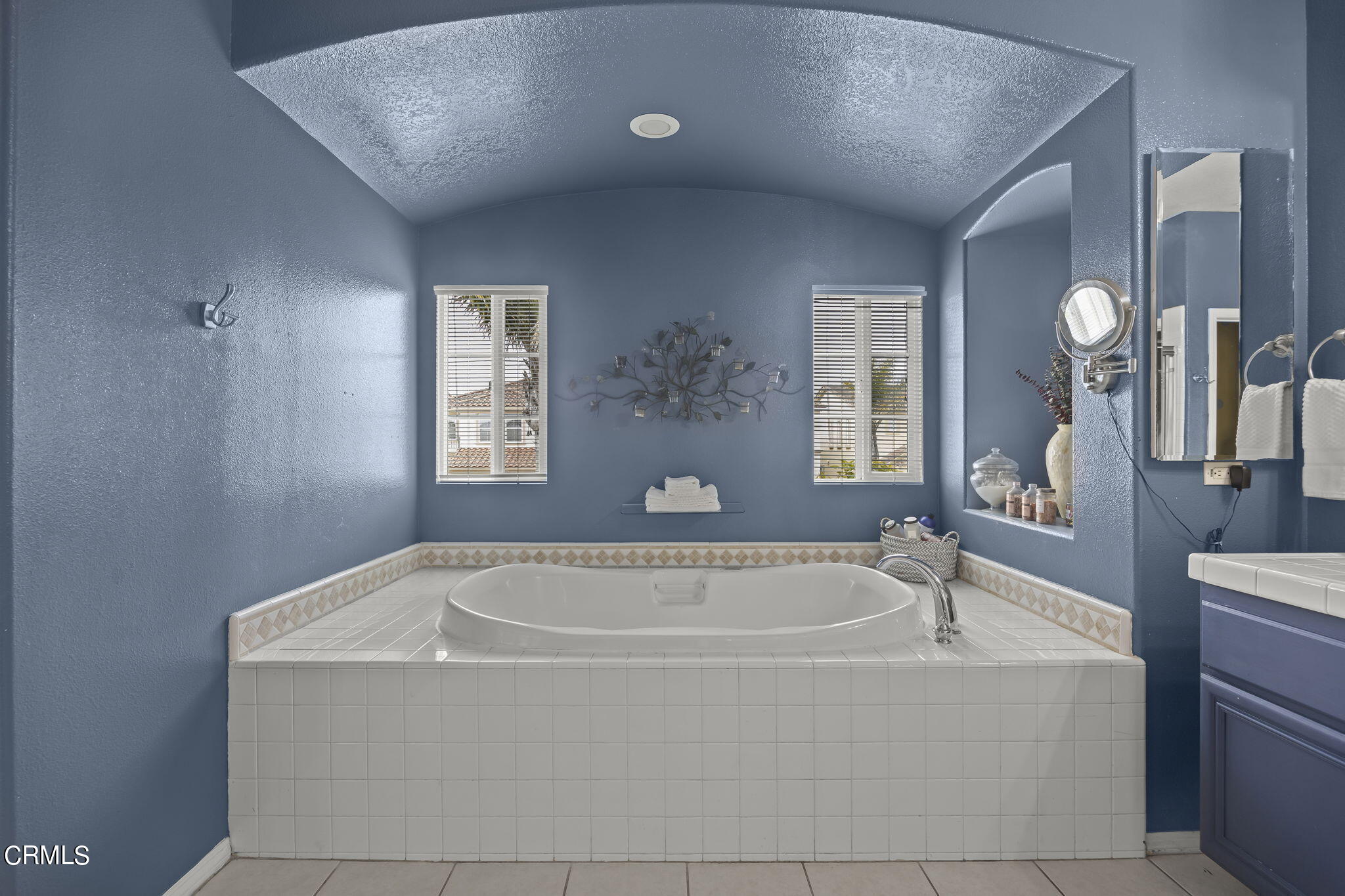 4352 Waterside Lane Oxnard, CA 93035 - Photo 18 of 37 Primary Suite