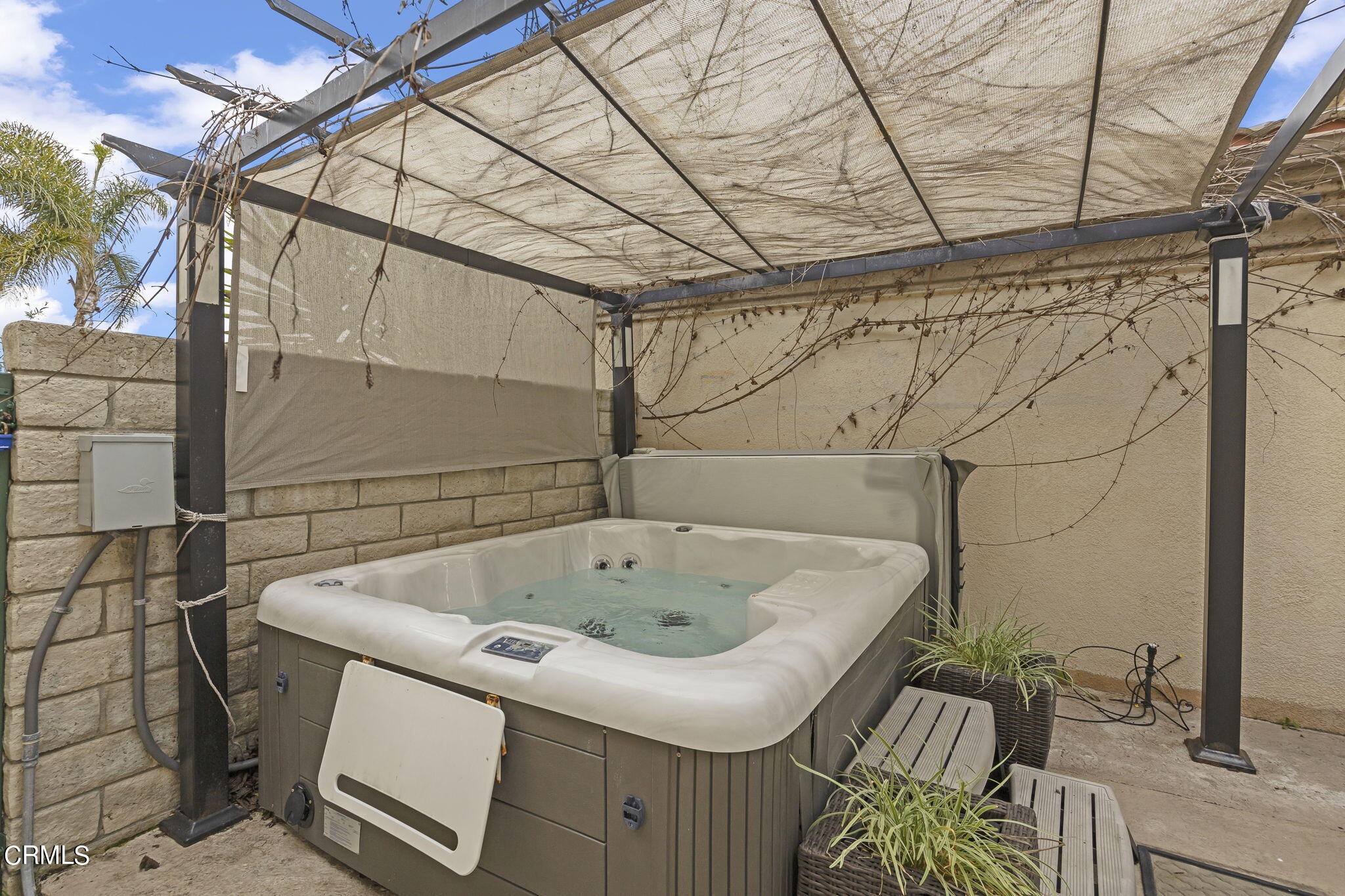 4352 Waterside Lane Oxnard, CA 93035 - Photo 25 of 37 Hot tub