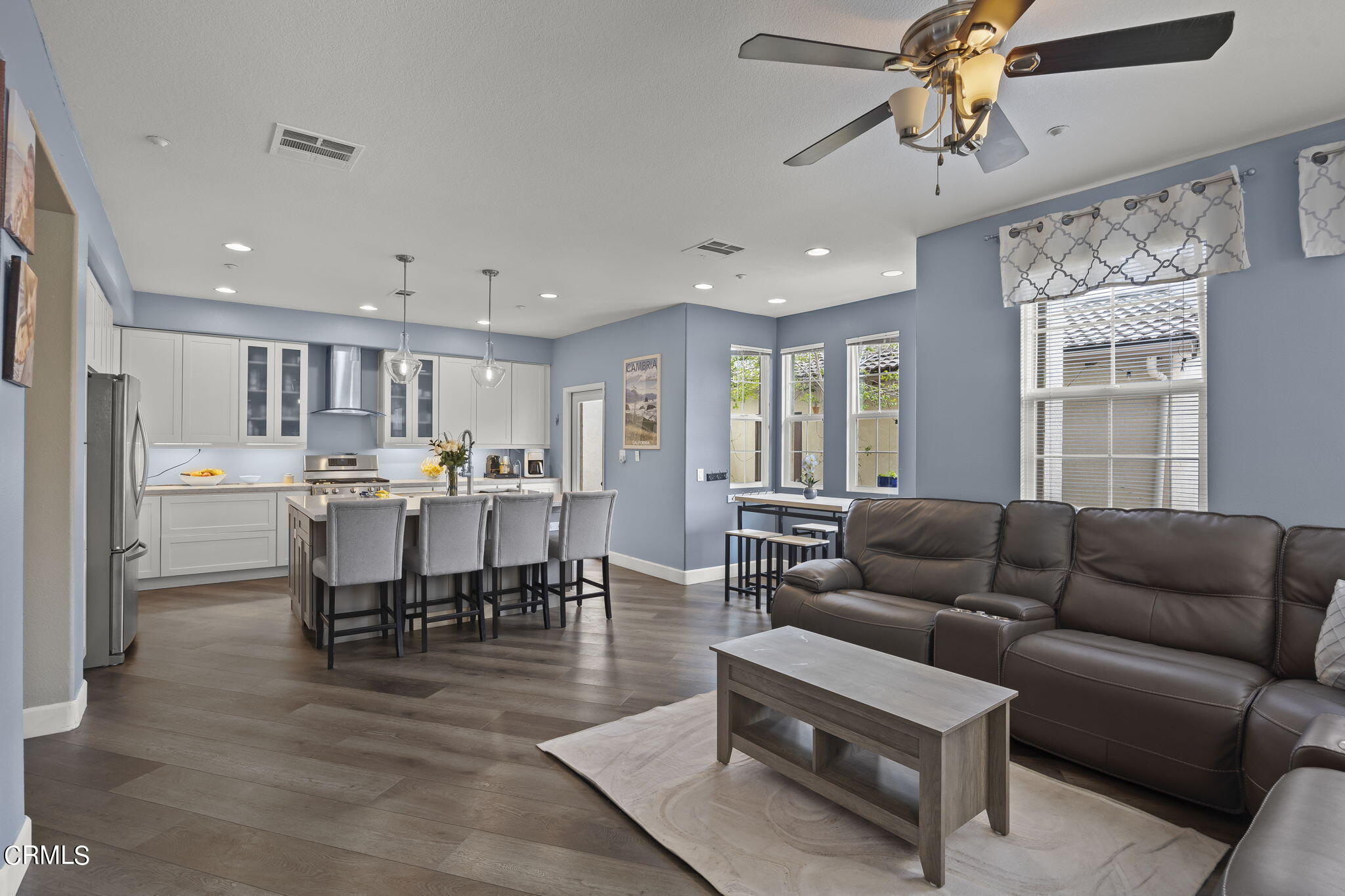 4352 Waterside Lane Oxnard, CA 93035 - Photo 7 of 37 Family Room