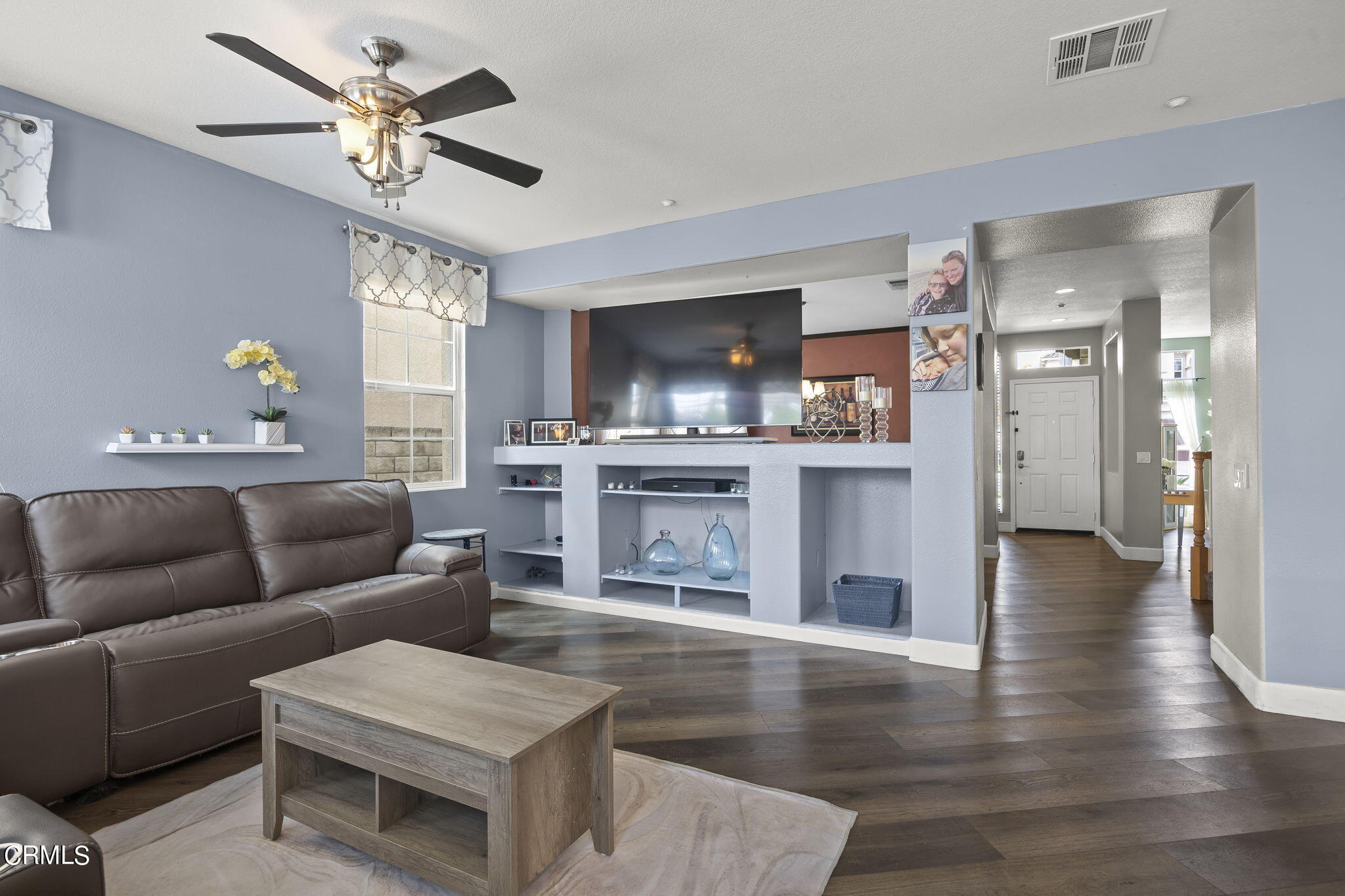 4352 Waterside Lane Oxnard, CA 93035 - Photo 8 of 37 Family Room