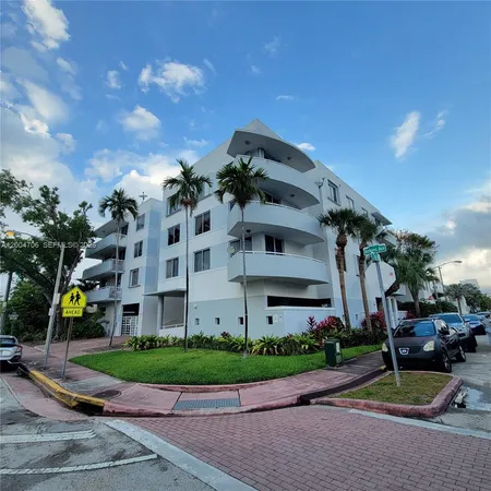 $2,650 | 7601 Dickens Avenue, Unit 402, Miami Beach, FL 33141