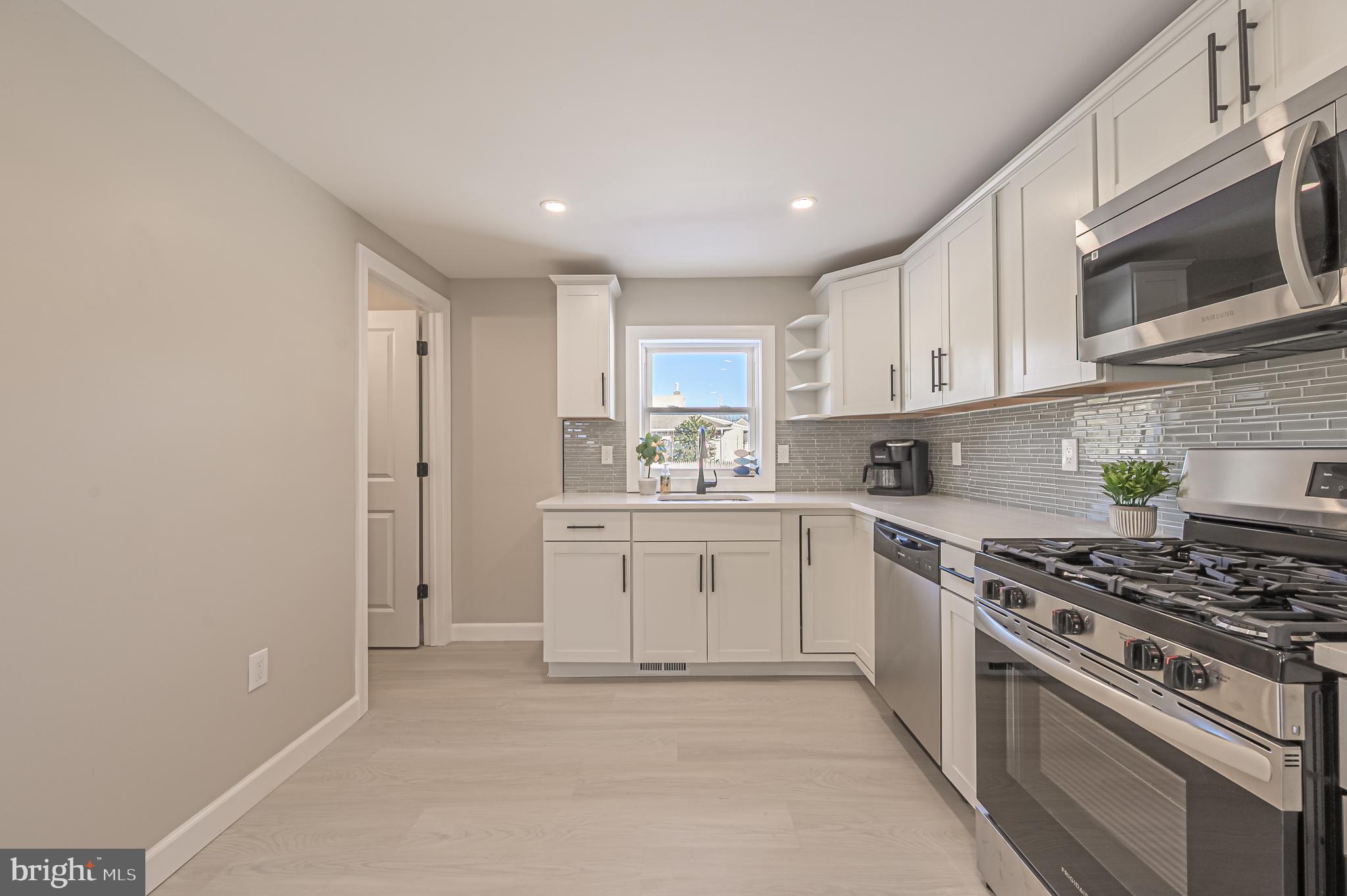 42 Leeds Point Road Absecon, NJ 08205 - Photo 10 of 29