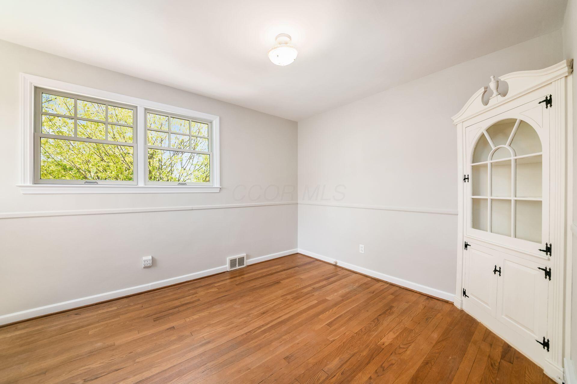 2014 Edgemont Road North Upper Arlington, OH 43212 - Photo 29 of 55 Bedroom #1