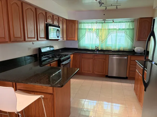 $575,000 | 5840 North Kimball Avenue, Chicago, IL 60659