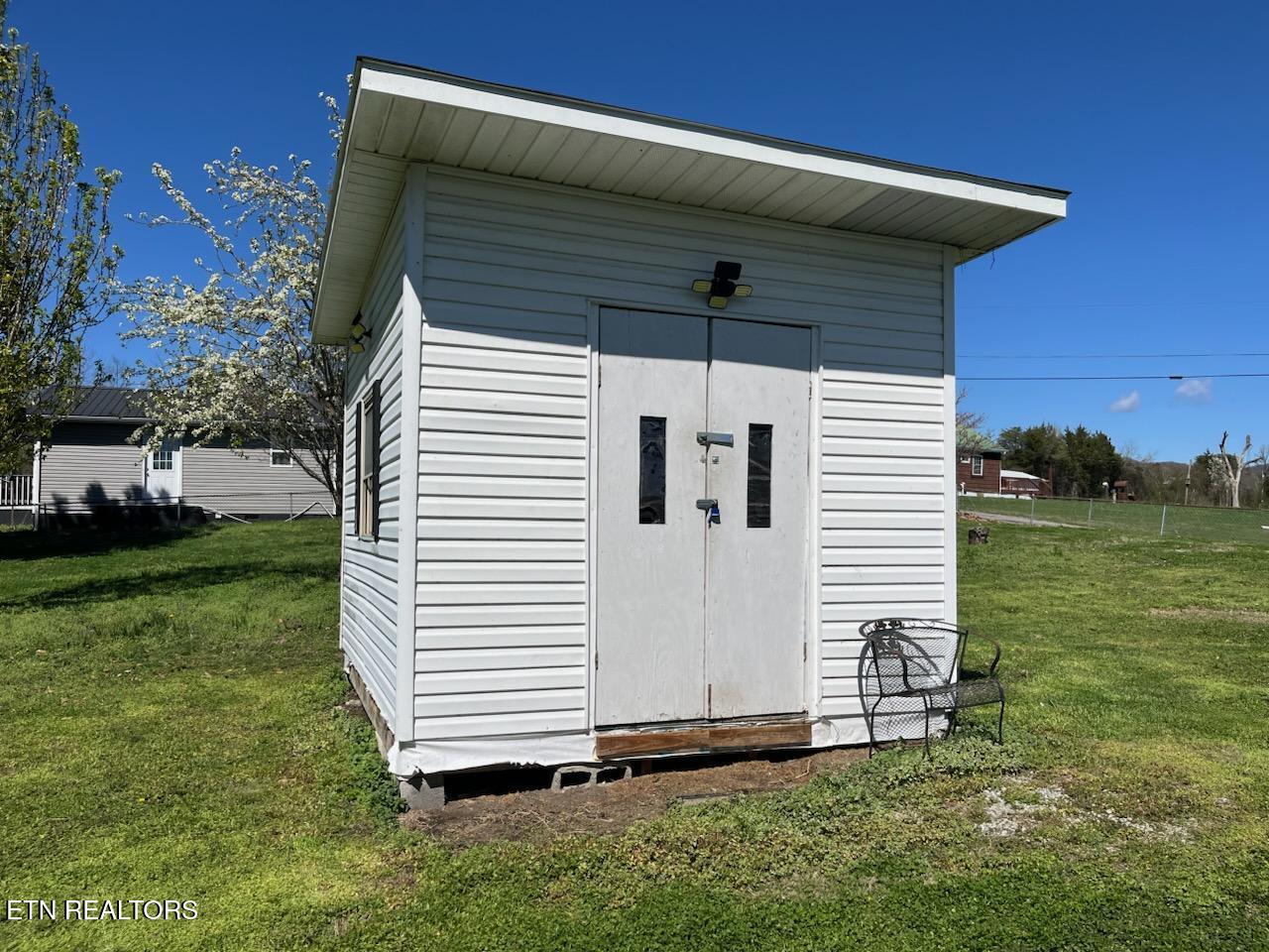 204 Queener Street Jacksboro, TN 37757 - Photo 13 of 14 IMG956194