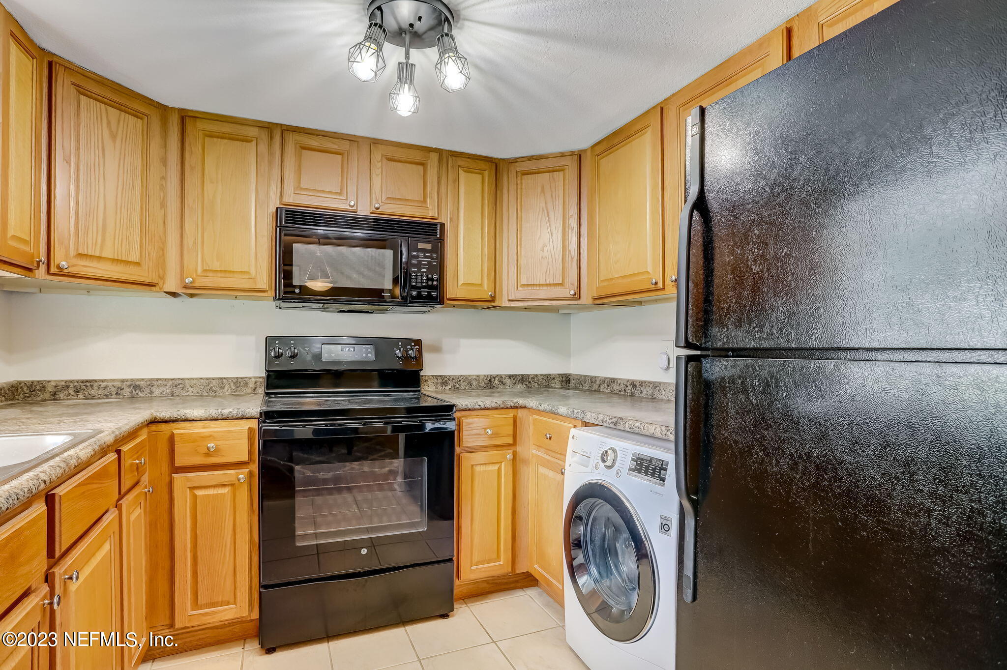 8849 Old Kings Road South, Unit 195 Jacksonville, FL 32257 - Photo 7 of 17 Kitchen