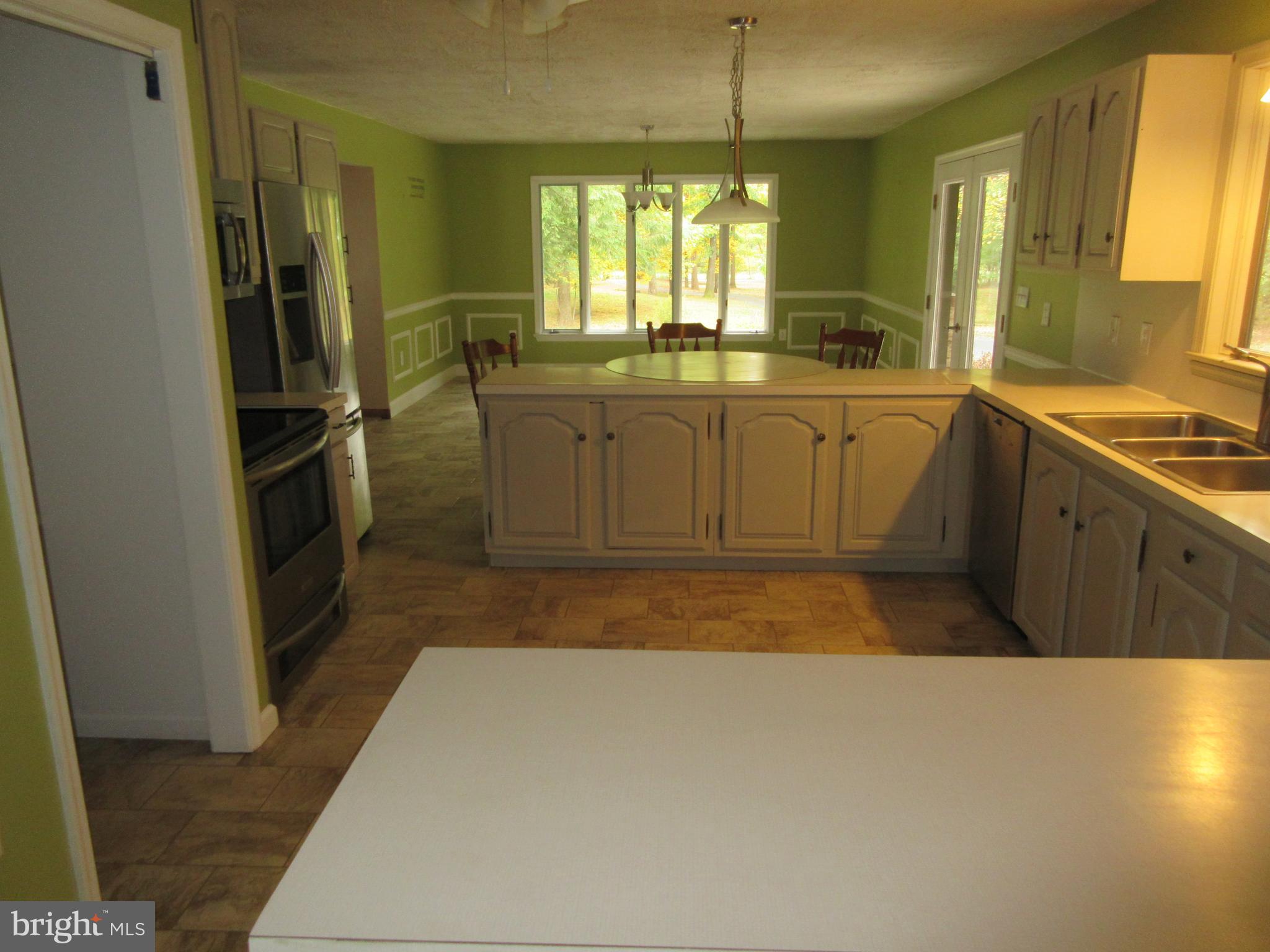 115 Club Road Bethel, PA 19507 - Photo 18 of 34 Kitchen