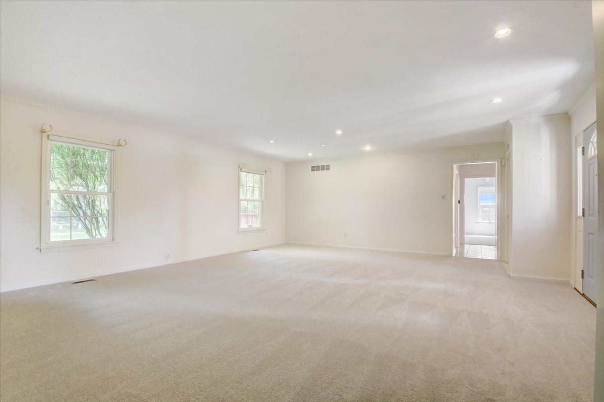 1940 Bechtel Road Indianapolis, IN 46260 - Photo 2 of 21 Gallery Image 2
