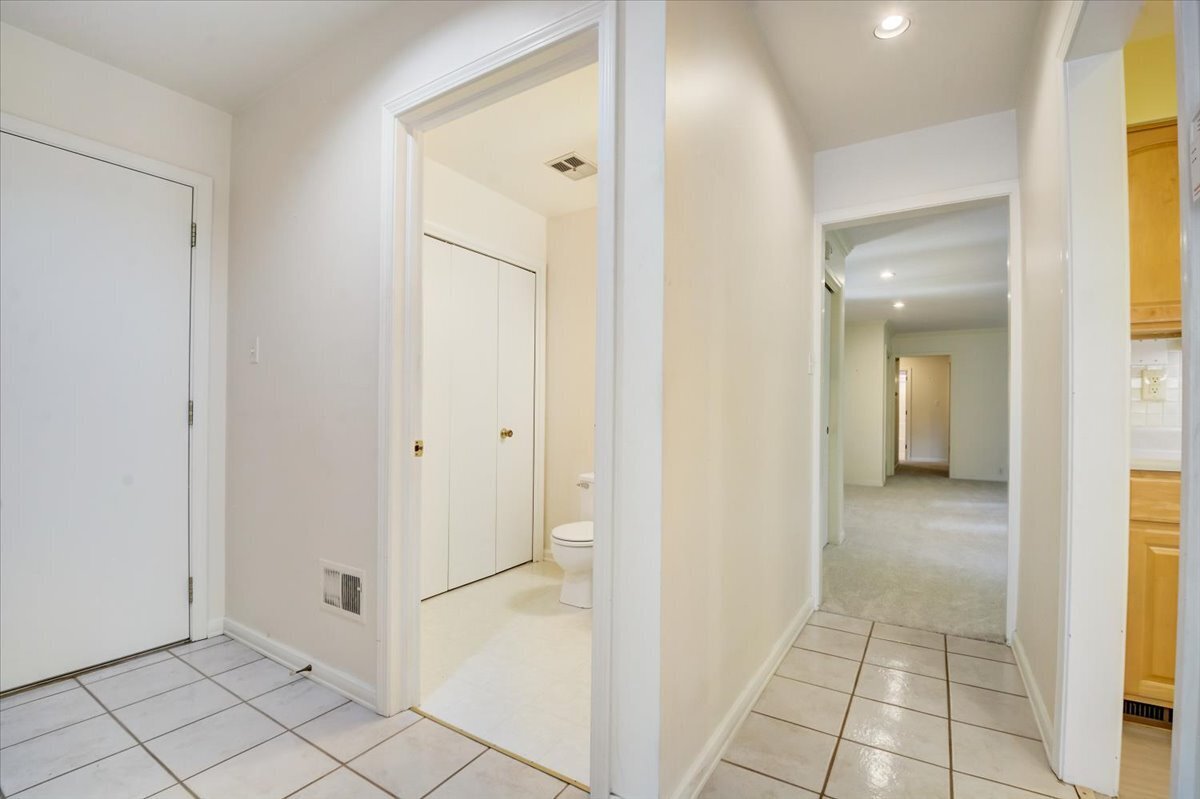 1940 Bechtel Road Indianapolis, IN 46260 - Photo 7 of 21 Gallery Image 7