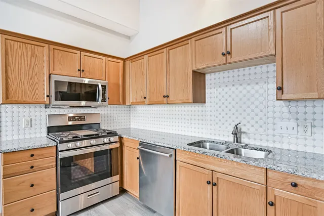 $259,900 | 2034 Glencove Drive, Seabrook, TX 77586