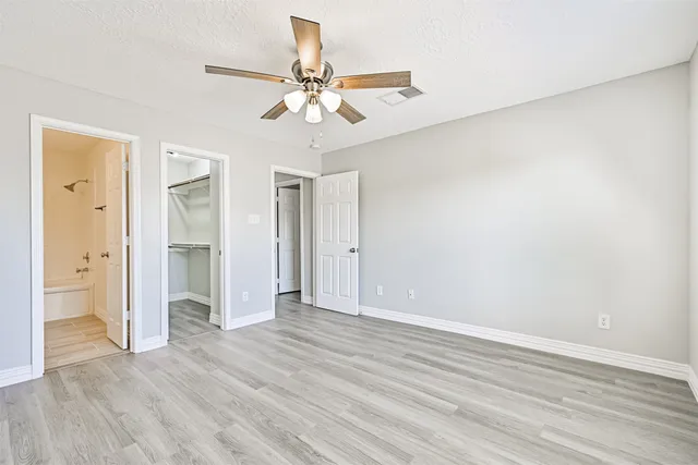 $259,900 | 2034 Glencove Drive, Seabrook, TX 77586