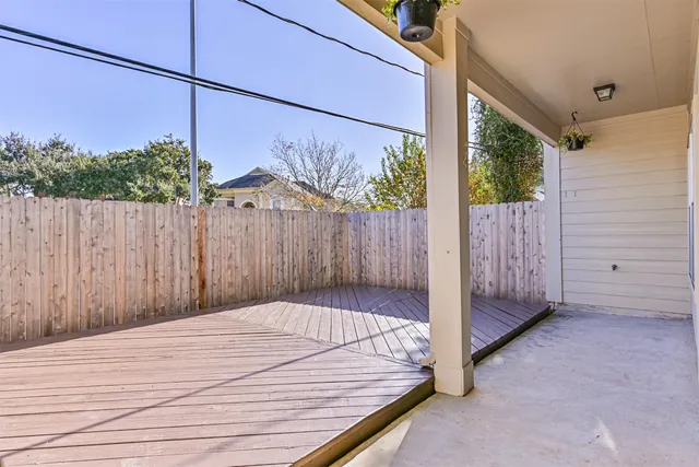 $259,900 | 2034 Glencove Drive, Seabrook, TX 77586