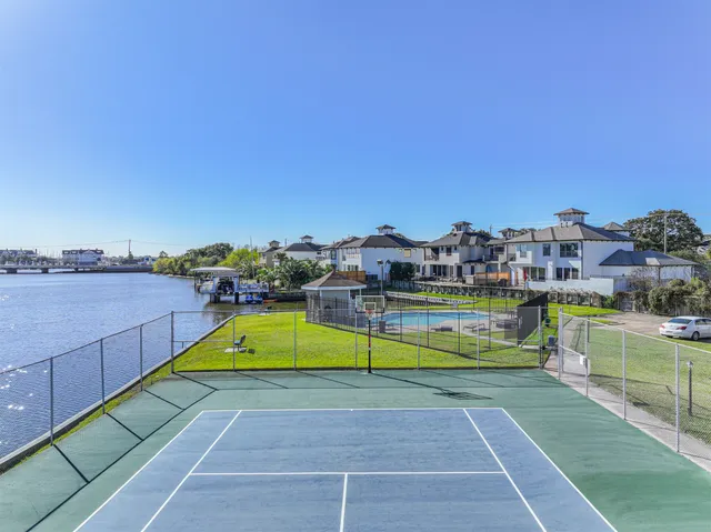 $259,900 | 2034 Glencove Drive, Seabrook, TX 77586