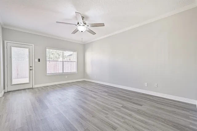 $259,900 | 2034 Glencove Drive, Seabrook, TX 77586