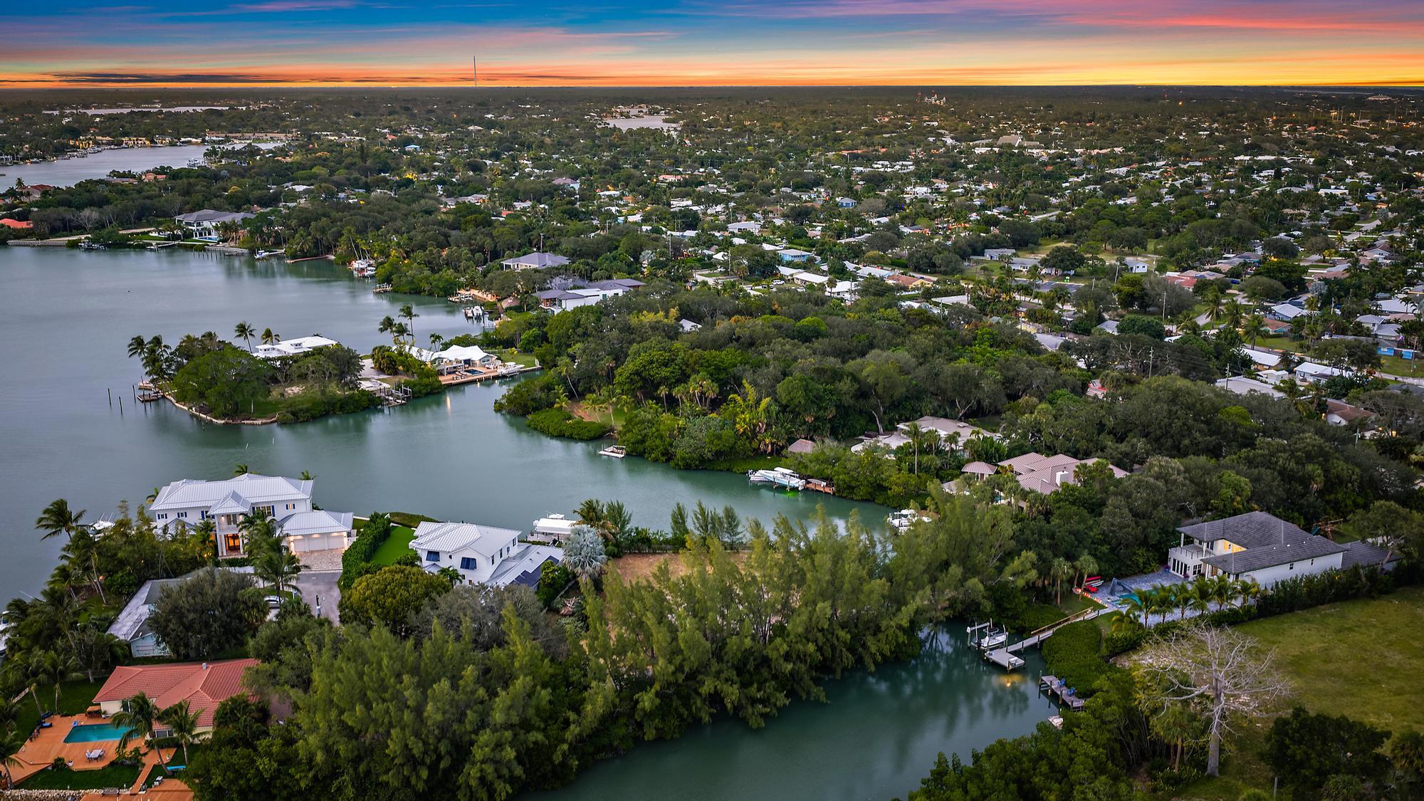 1310 Peninsular Road Jupiter, FL 33469 - Photo 11 of 17 a view of a city