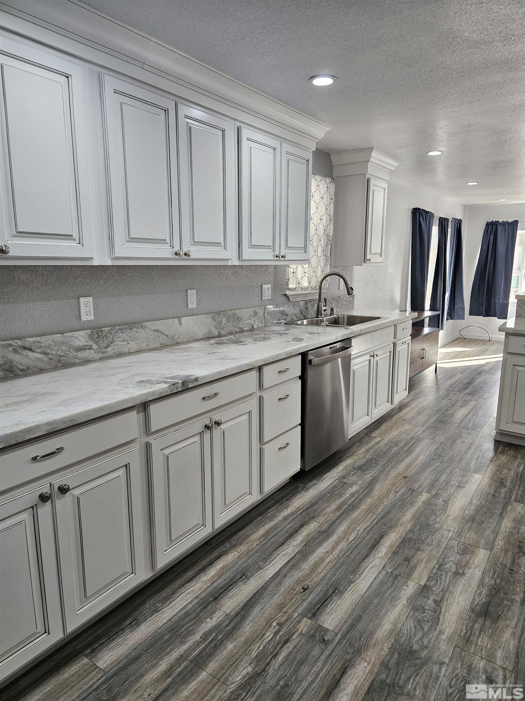 280 Taurus Circle Reno, NV 89521 - Photo 5 of 37 Photo 5
