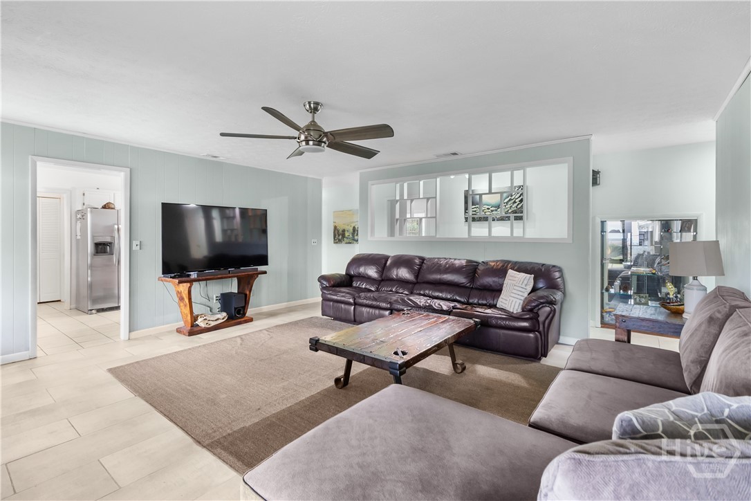 252 River Drive Midway, GA 31320 - Photo 13 of 38 Family Room