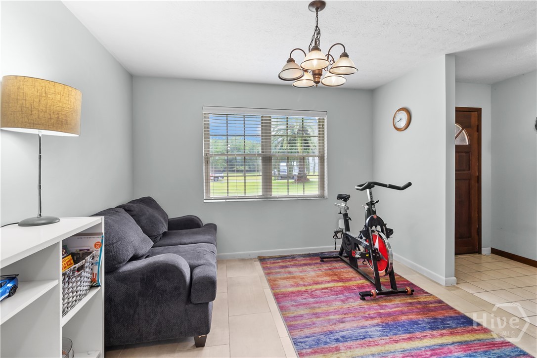 252 River Drive Midway, GA 31320 - Photo 10 of 38 Living Room