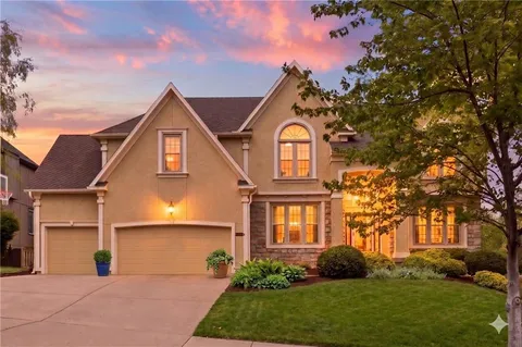 $750,000 | 9308 West 146th Terrace, Overland Park, KS 66221