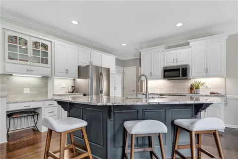 $750,000 | 9308 West 146th Terrace, Overland Park, KS 66221