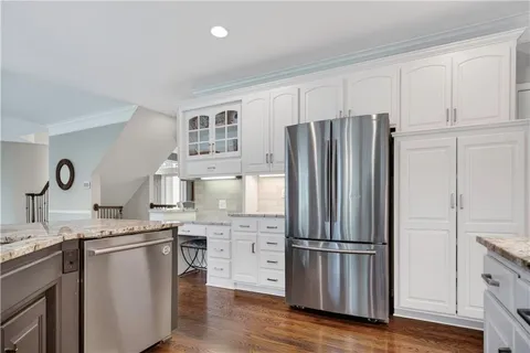 $750,000 | 9308 West 146th Terrace, Overland Park, KS 66221