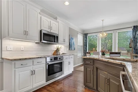 $750,000 | 9308 West 146th Terrace, Overland Park, KS 66221