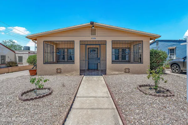 $259,900 | 228 West Jacinto Street, Tucson, AZ 85705