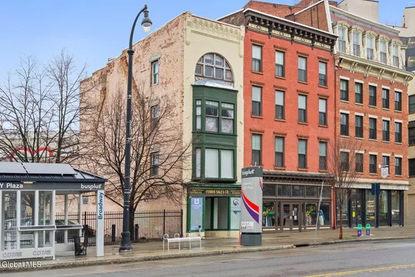 $1,650 | 402 Broadway, Unit 1, Albany, NY 12207